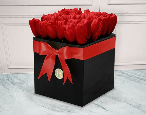 Caja con 40 Frescos Tulipanes | CAMILE